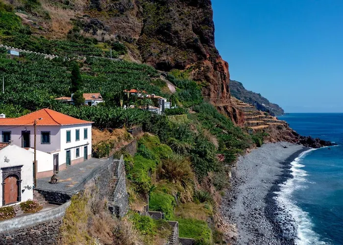 Flora By Madeira Ferienhaus Estreito Da Calheta